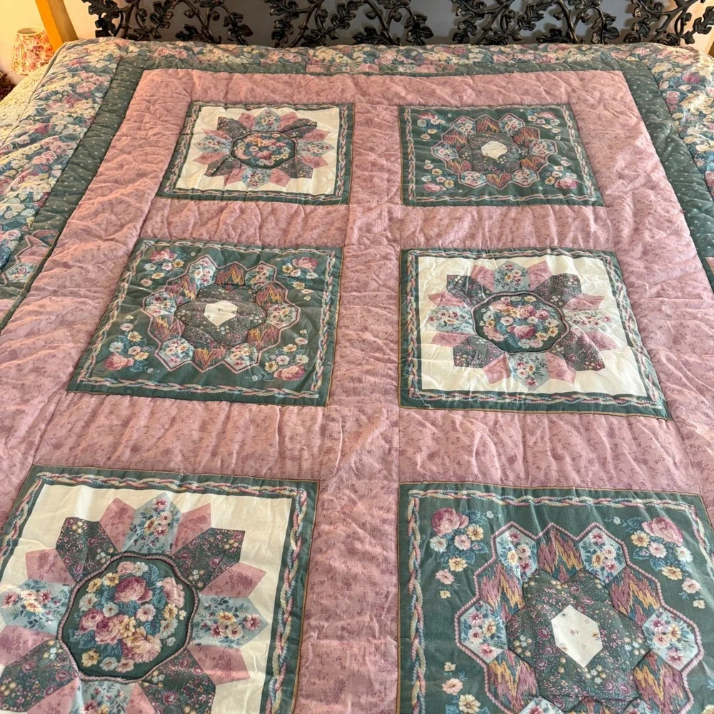Vintage Floral Patchwork Quilt Bedspread Pink‎ Green Cottagecore Farmhouse Style